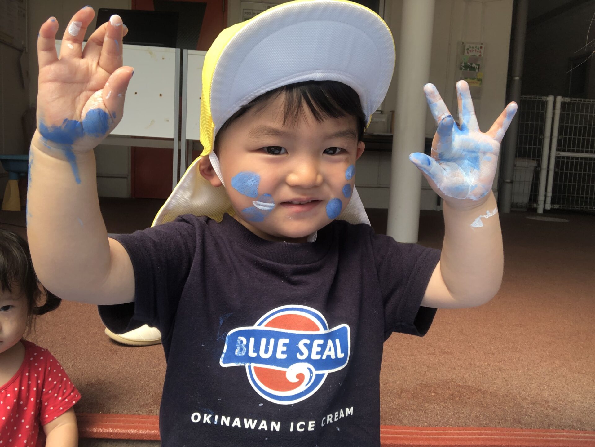 ☆ボディーペインティングをしたよ☆(つき組：1歳児) ｜ ブログ ｜ わ