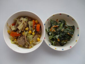 ☆おひる☆ ・野菜ラーメン・きゅうりもみ